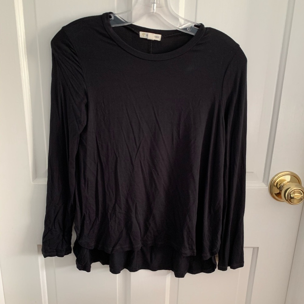 Side slit flowy long sleeve